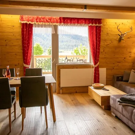 Tirolia Apartman *